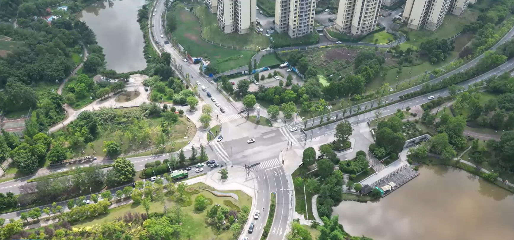 空中俯瞰：卧龙湖 “脉络” 新图景